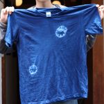 藍染したTシャツ