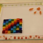 ガラスの粒を散りばめるフュージング