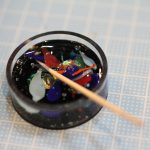 気泡を潰します