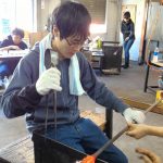 ぷーっとふくらませる吹きガラス