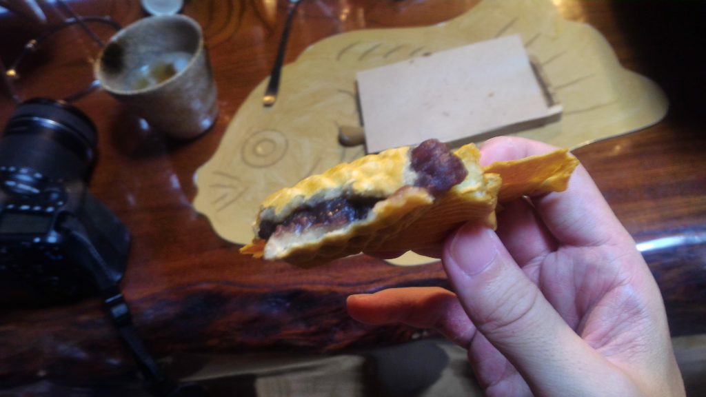 とろーりあんこがはみ出す！