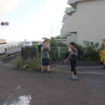 かき氷を食べる平松さん親子