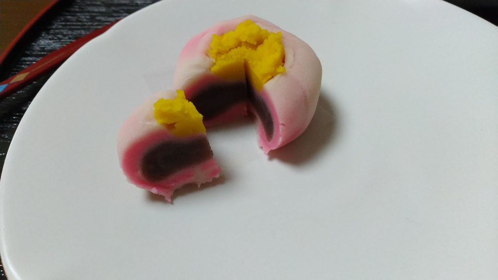 高級感あふれる和菓子・寒椿