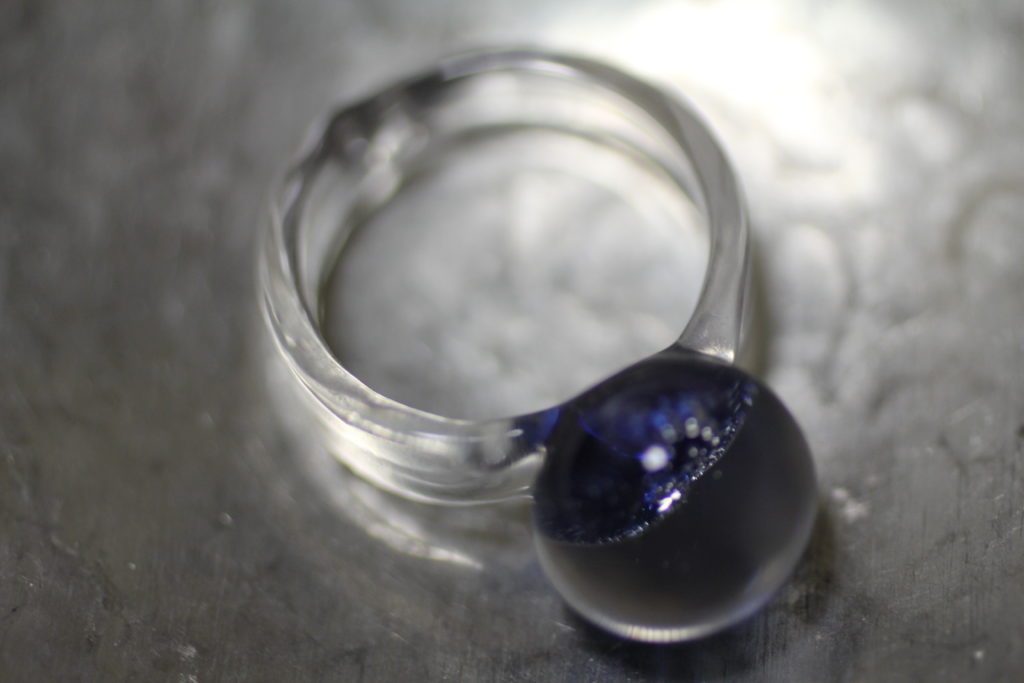 ガラスの指輪