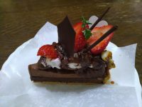 あまおうと生チョコレートのタルト