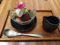 生麩とクリームのあんみつ